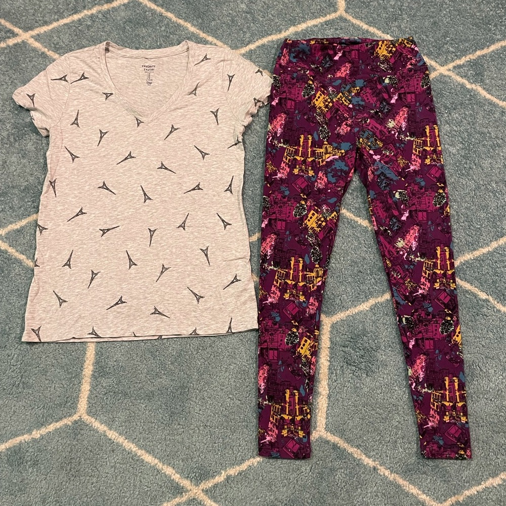 Lularoe & Gap Outfit Eiffel Tower Tshirt & Lularoe Leggings. Size M & OS New